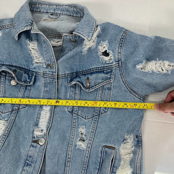 Topshop Moto Size 6 Oversized Very Distressed Light Wash Denim Jacket Blue - Picture 9 of 14